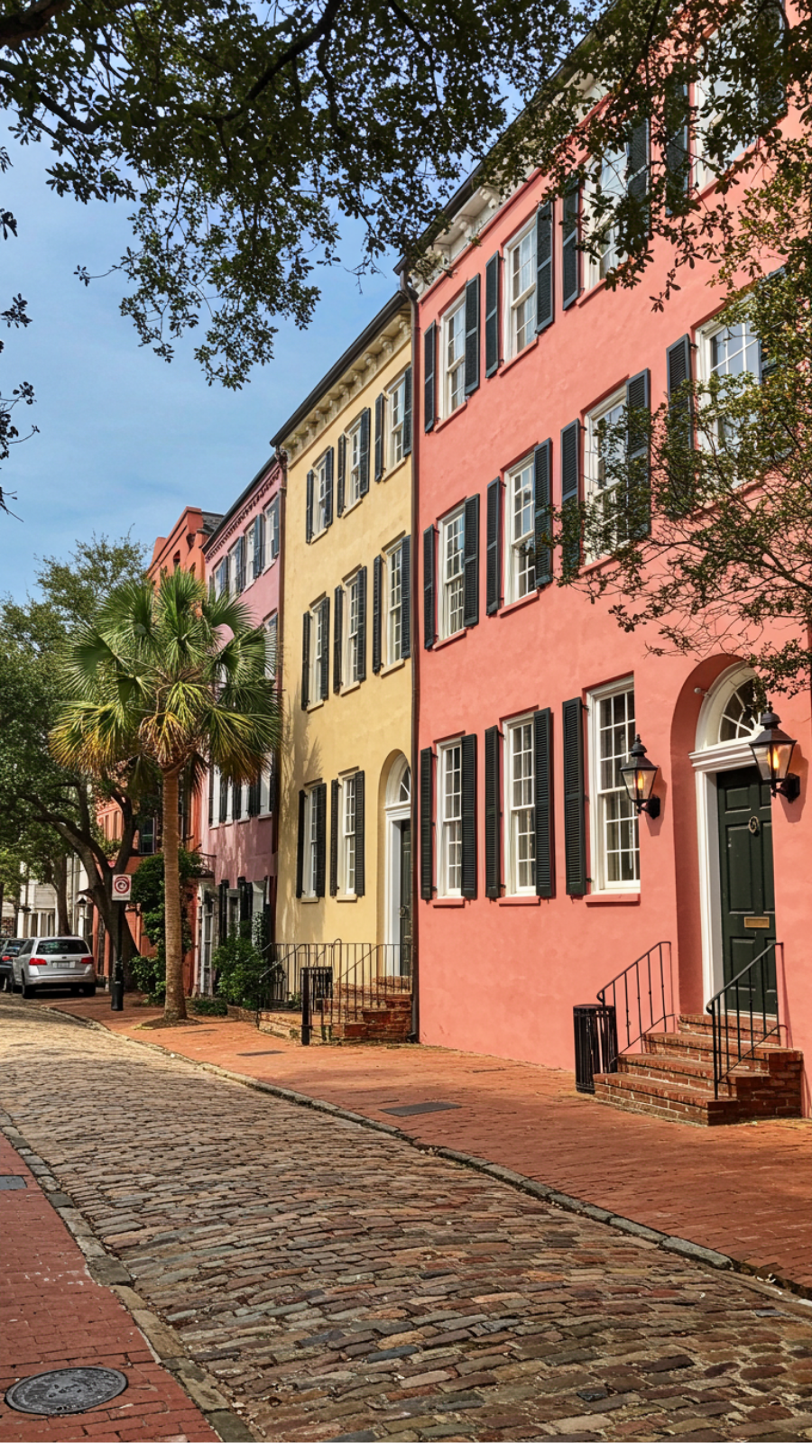 Wander Through the Historic Streets of Charleston, South Carolina